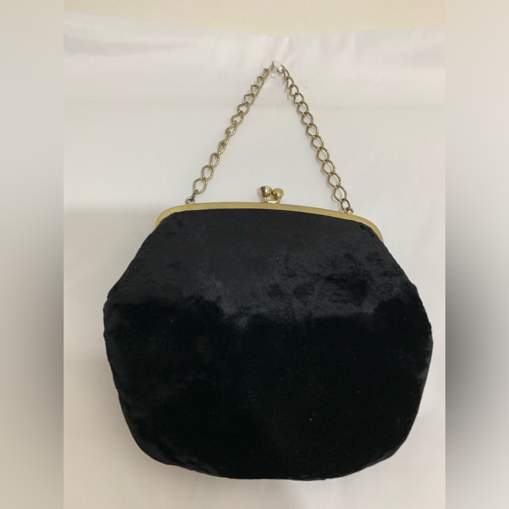 Vintage trendy black velvet chain detail evening bag. Kiss gold closure.